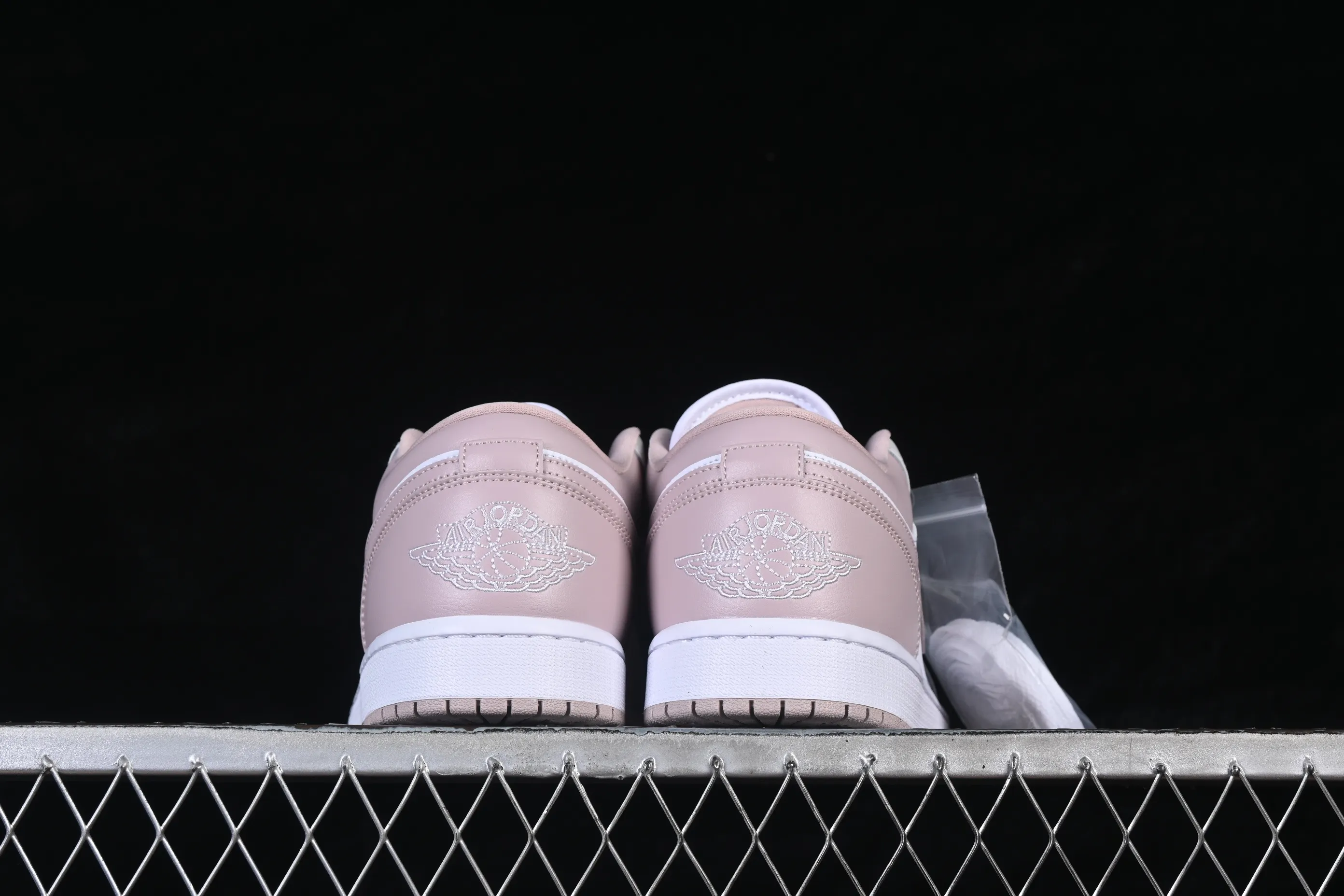 All categories Air Jordan Jordan series basketball shoes Air Jordan 1 Low Air Jordan 1 Low AJ1 Joe 1 rice white powder low-top cultural casual sneakers DC0774-606